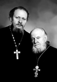 Отец и сын: протоиерей Михаил Гундяев и священник Василий Гундяев Фото 1950-х годов